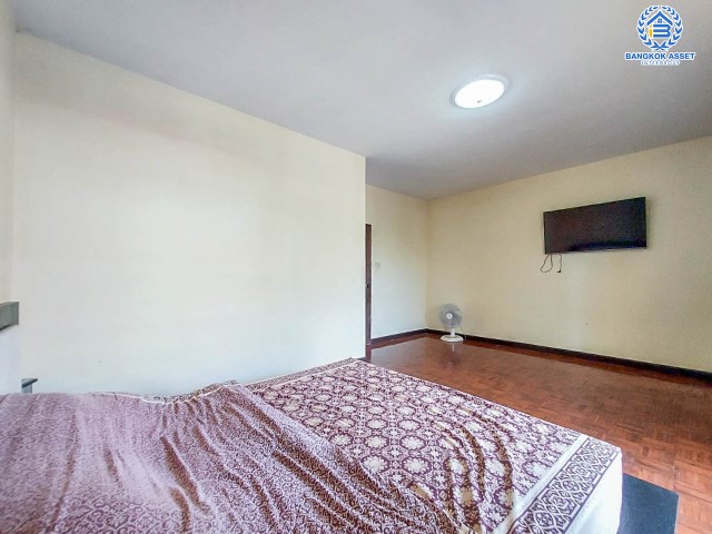 *****ทาวน์เฮ้าส์มือสองย่านนนทบุรี ม.ซื่อตรง บางใหญ่ เฟส2 เนื้อที่กว้าง 23.60 ตร.ว. ฟังก์ชัน 3 ห้องนอน 2 ห้องน้ำ ที่จอดรถ 1คัน ทาวน์เฮ้าส์พื้นที่ใช้สอยเยอะเหมือนบ้านเดี่ยว! ฟรี! เครื่องปรับอากาศ  2 ตัว! บนทำเลแห่งการเดินทางเชื่อมต่อถนนชัยพฤกษ์, ถนนบางบัวทอง-สุพรรณบุรี